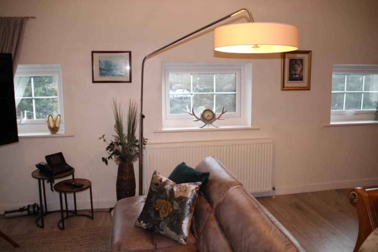 House 1905 - Self Catering Serviced Apartment Tidworth Buitenkant foto