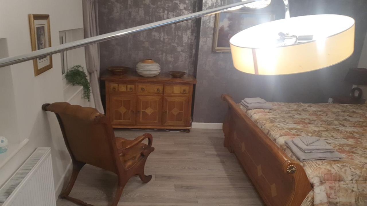House 1905 - Self Catering Serviced Apartment Tidworth Buitenkant foto