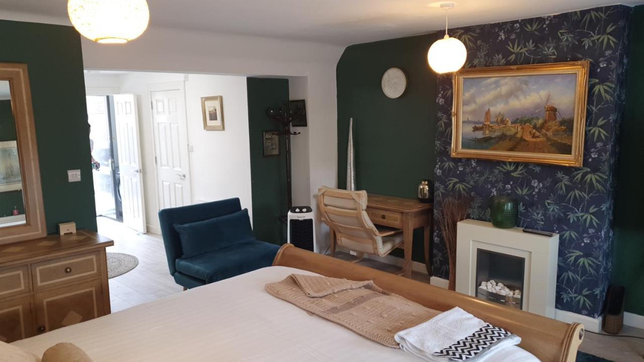 House 1905 - Self Catering Serviced Apartment Tidworth Buitenkant foto