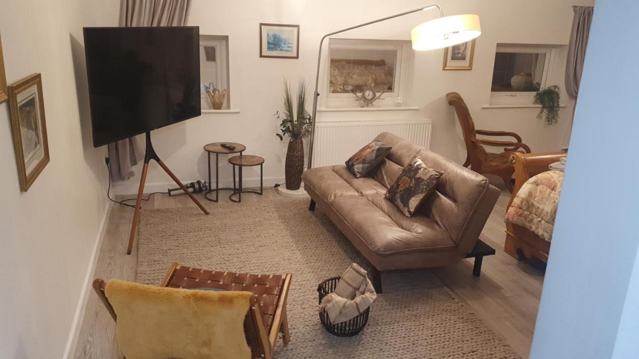 House 1905 - Self Catering Serviced Apartment Tidworth Buitenkant foto