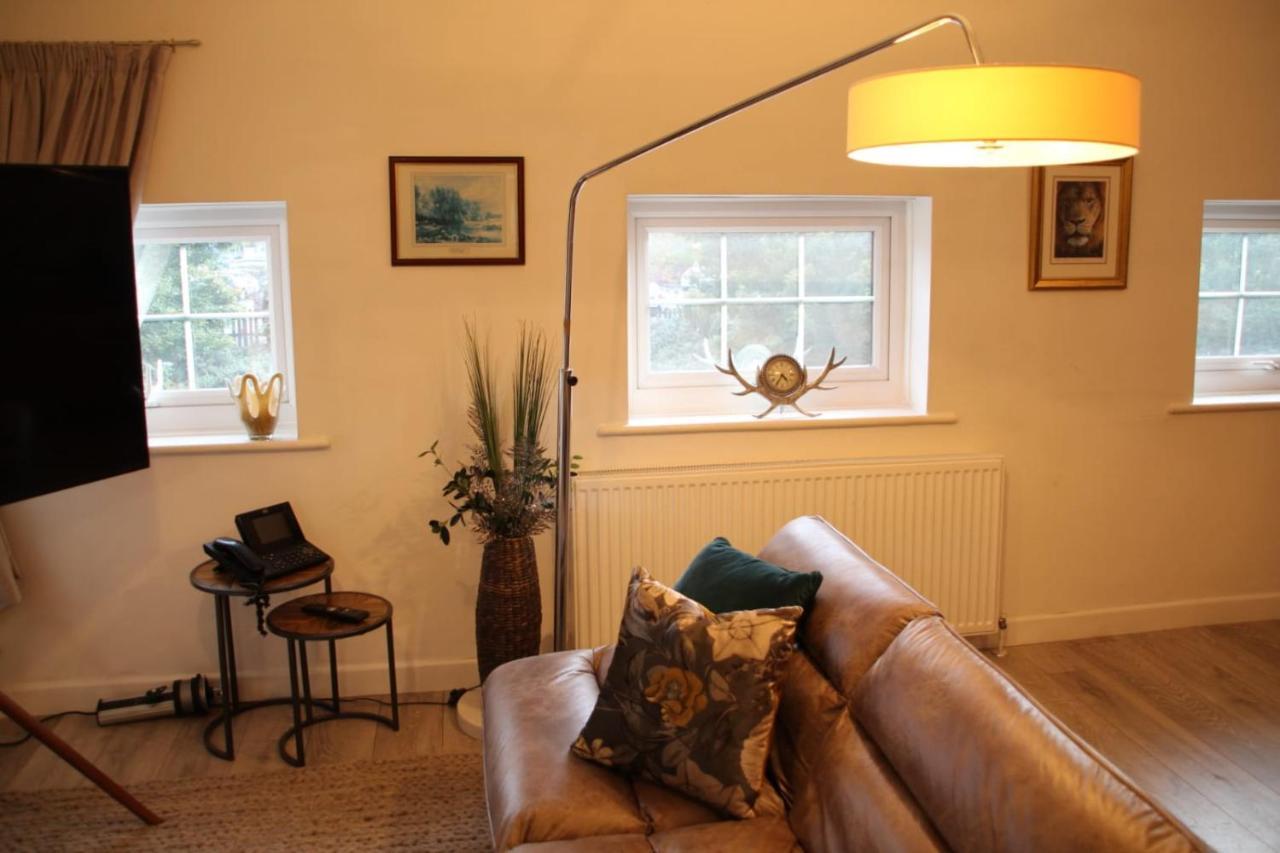 House 1905 - Self Catering Serviced Apartment Tidworth Buitenkant foto