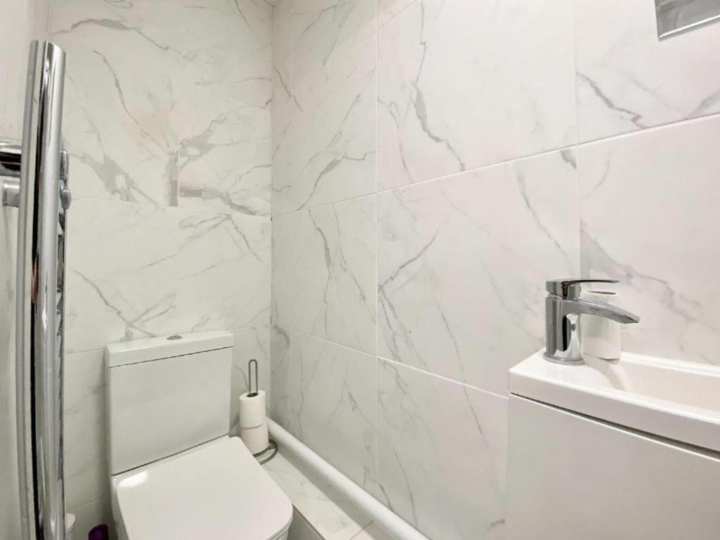 House 1905 - Self Catering Serviced Apartment Tidworth Buitenkant foto